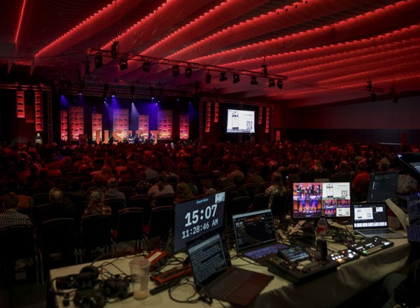 Comms Leader To Present Stage Management Award