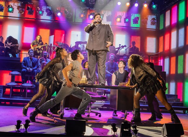 Tessera SX40 Processors Drive Massive U-Shaped LED Environment